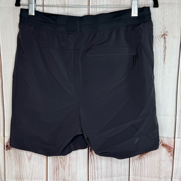 Ten Thousand Set Short - Picture 2 of 5